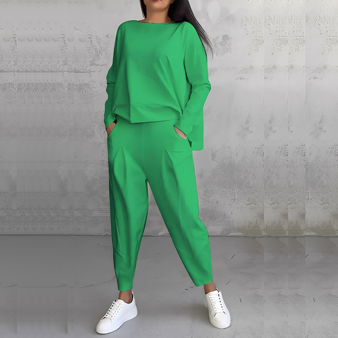 Women's Relaxed Crew-Neck Long-Sleeve Top and Tapered Trousers Set