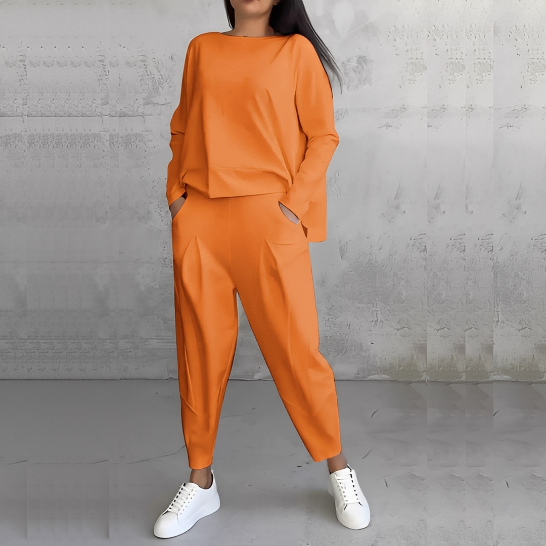 Women's Relaxed Crew-Neck Long-Sleeve Top and Tapered Trousers Set