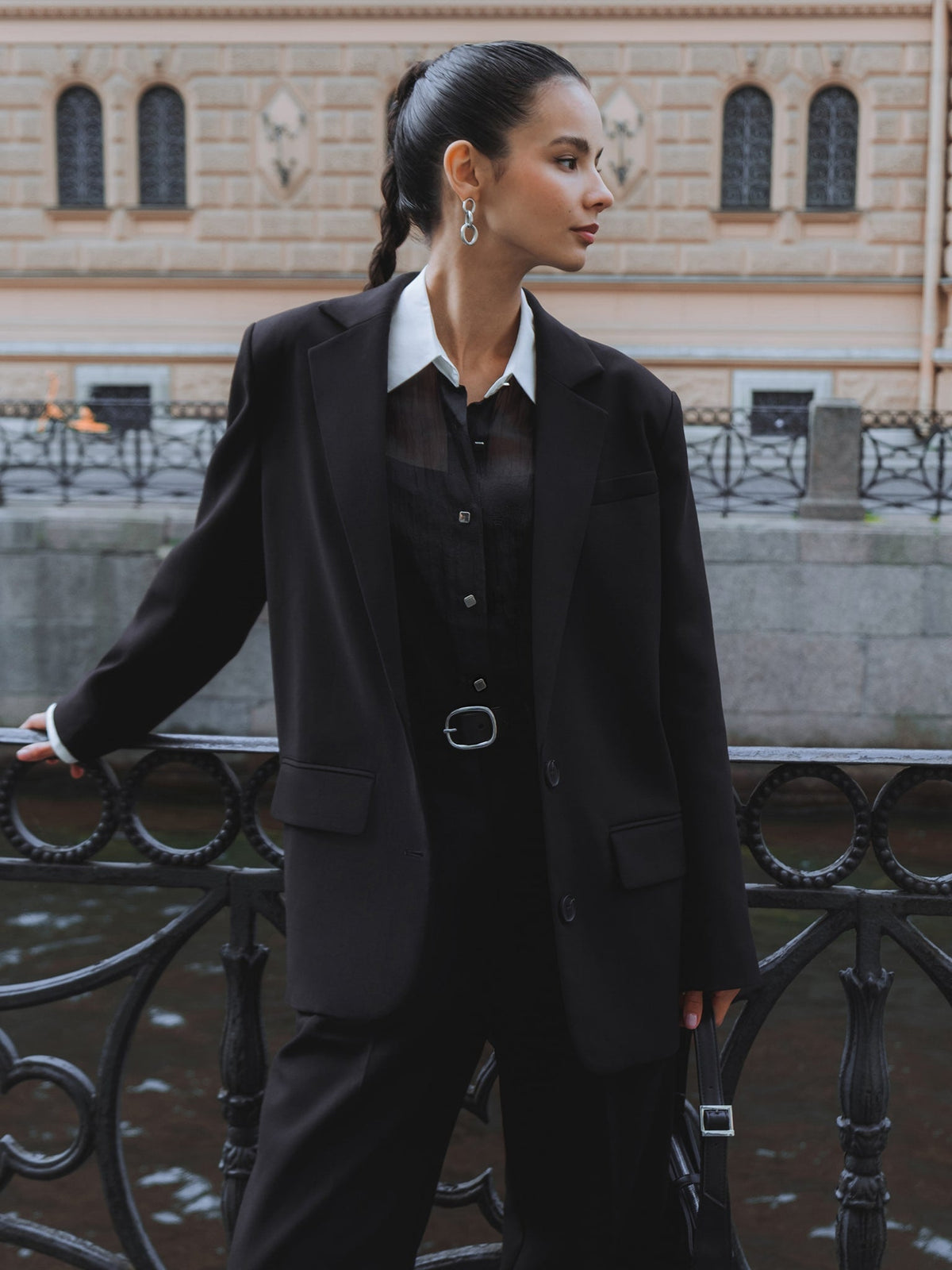 Black Single-Breasted Suit Blazer - Tailored Fit