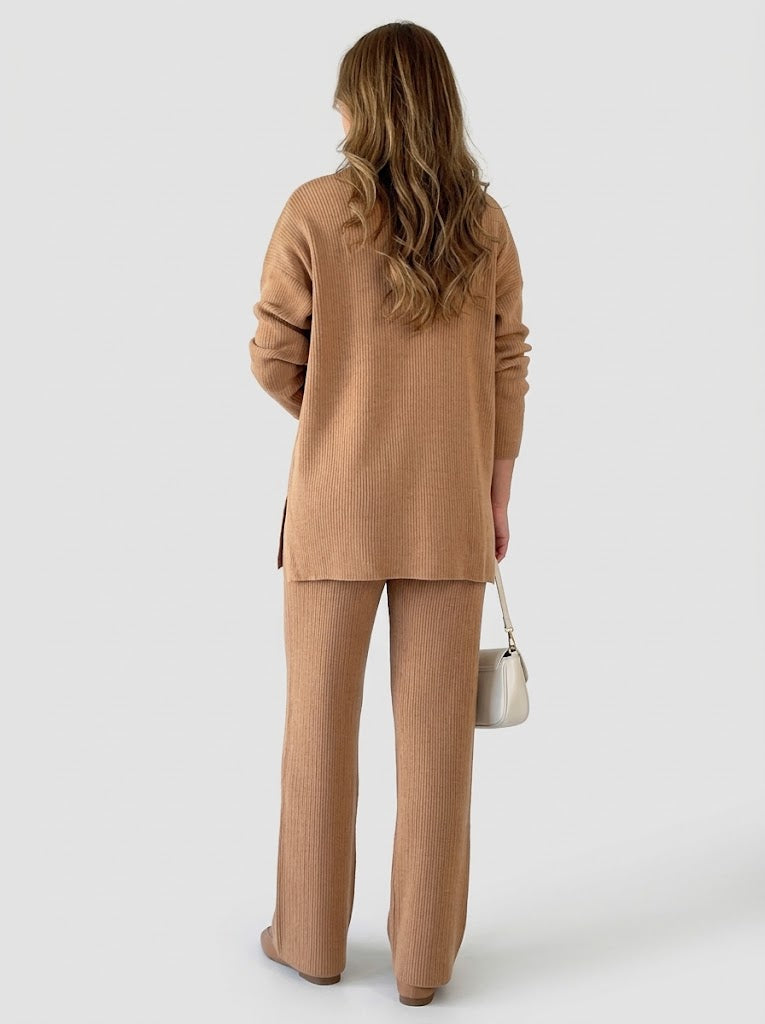 Women's Ribbed Knit Co-Ord Set – Relaxed V-Neck Tunic Top