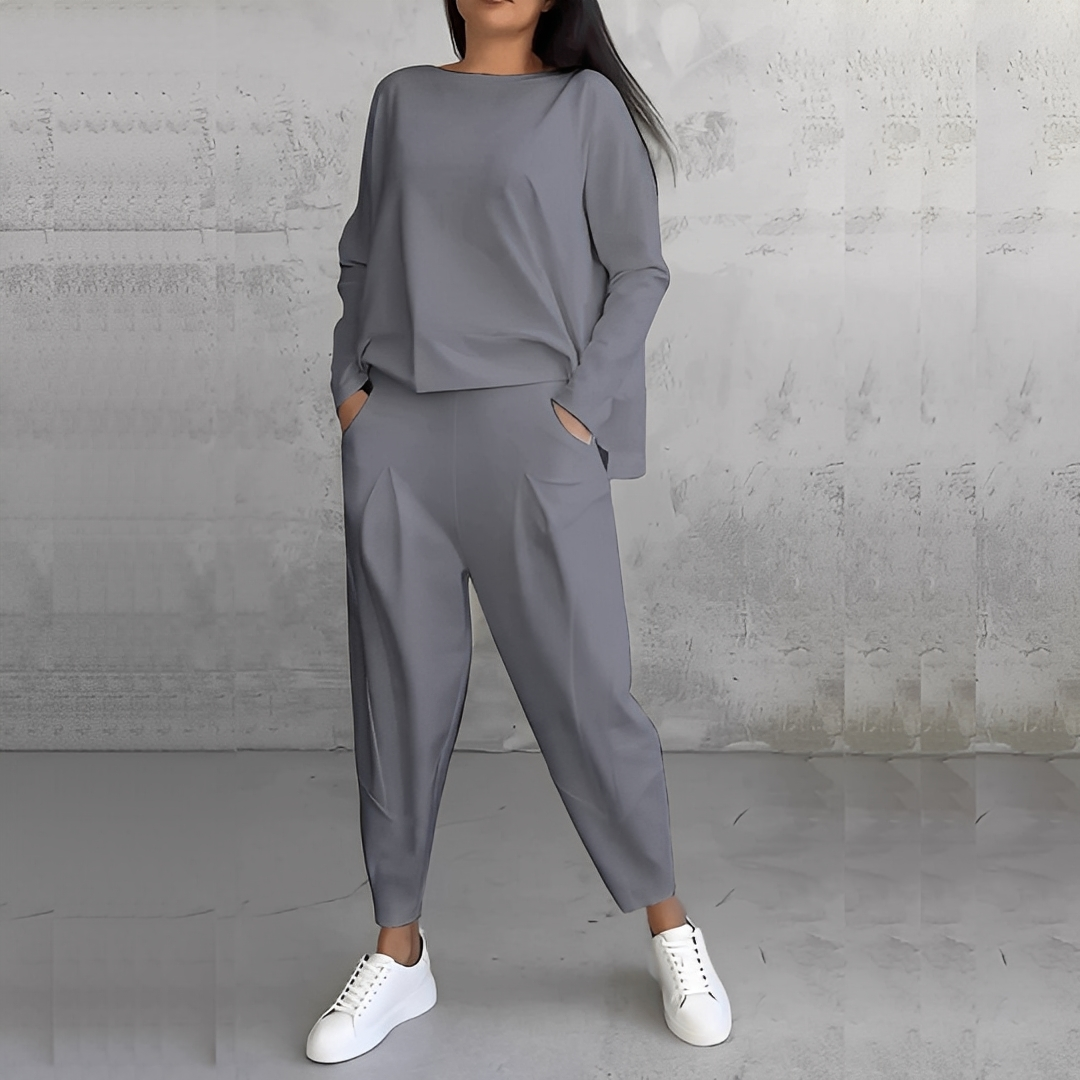 Women's Relaxed Crew-Neck Long-Sleeve Top and Tapered Trousers Set