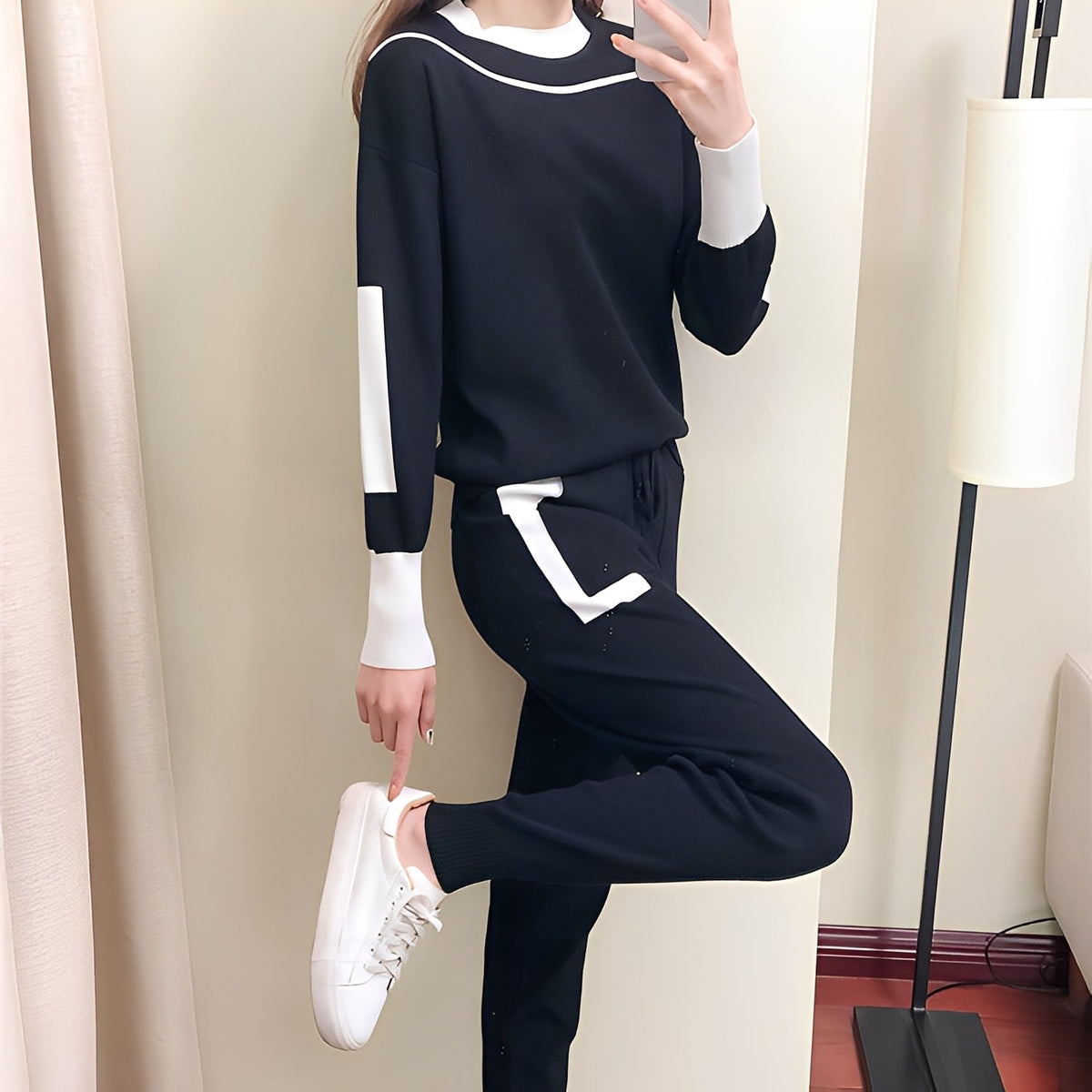 Women's Contrast Trim Long-Sleeve Sweatshirt and Jogger Trousers Set