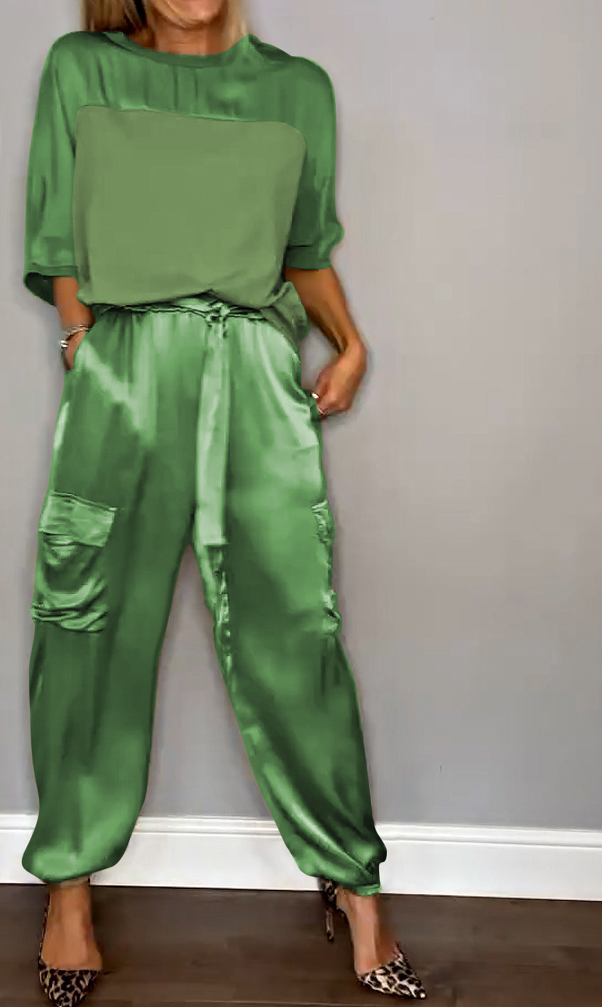 Women's Relaxed Cargo Trouser Set – Short-Sleeve Top