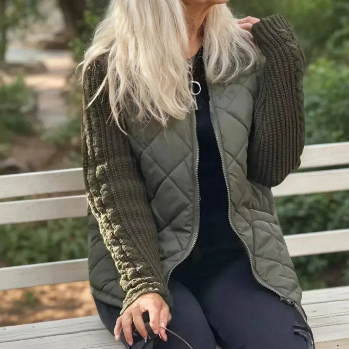 Women's Quilted Zip-Up Jacket with Knitted Sleeves and Stand Collar