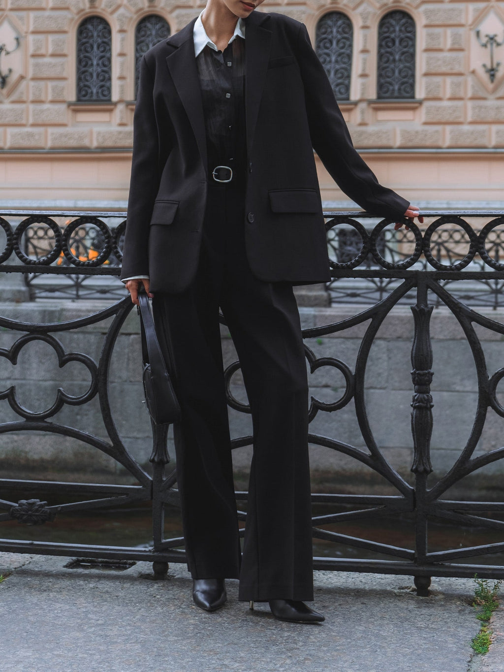 Black Single-Breasted Suit Blazer - Tailored Fit