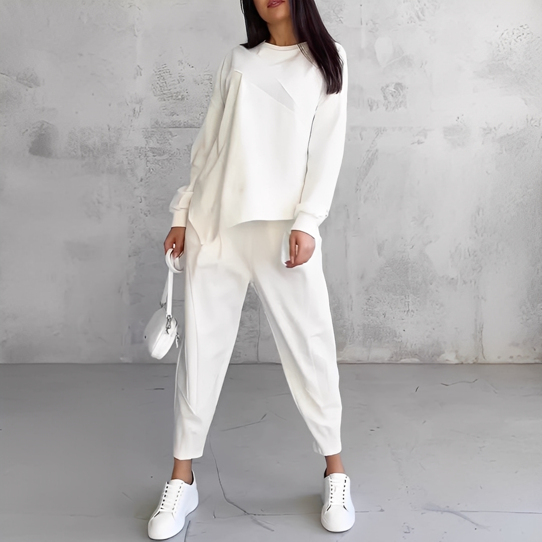 Women's Relaxed Crew-Neck Long-Sleeve Top and Tapered Trousers Set