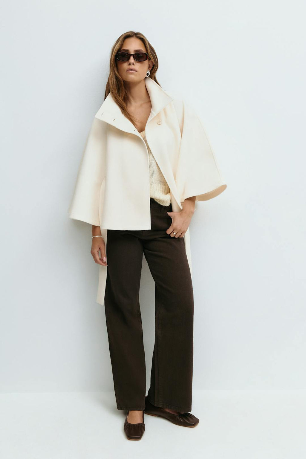 Cape Coat with High Collar & Bow Belt – Elegant Winter Cape