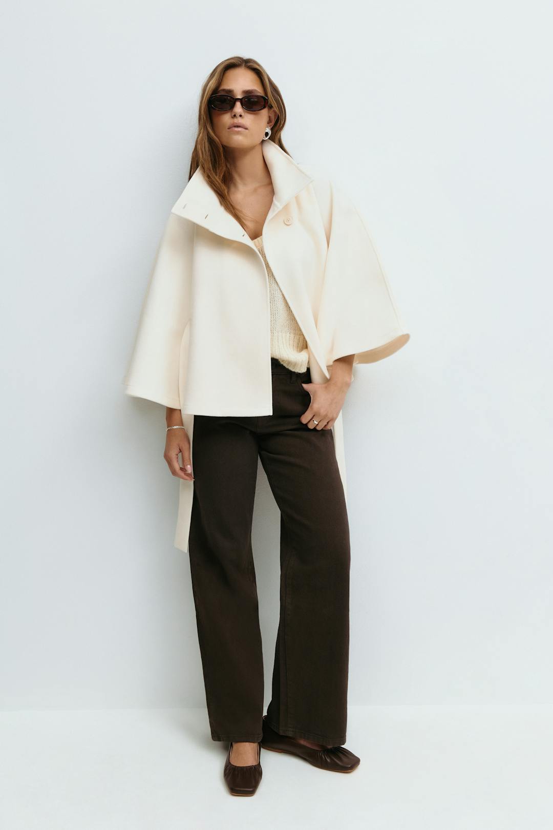 Cape Coat with High Collar & Bow Belt – Elegant Winter Cape