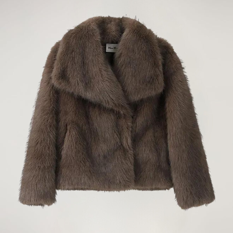 Faux Fur Winter Coat with Wide Collar – Soft Luxury Coat
