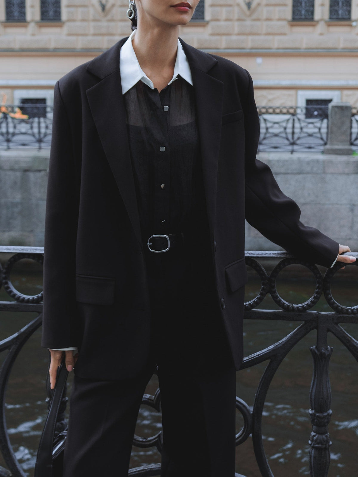 Black Single-Breasted Suit Blazer - Tailored Fit
