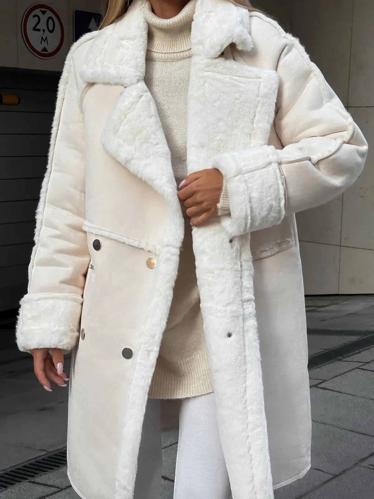 Elegant Fleece-Comfort Winter Coat – Slim Silhouette