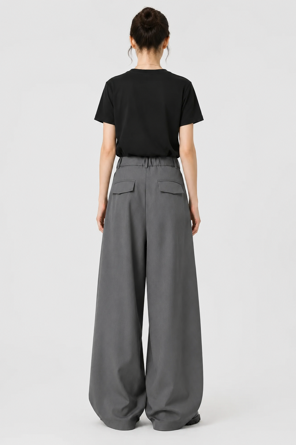 Pleated Barrel-Leg Trousers – High Waist Tailored