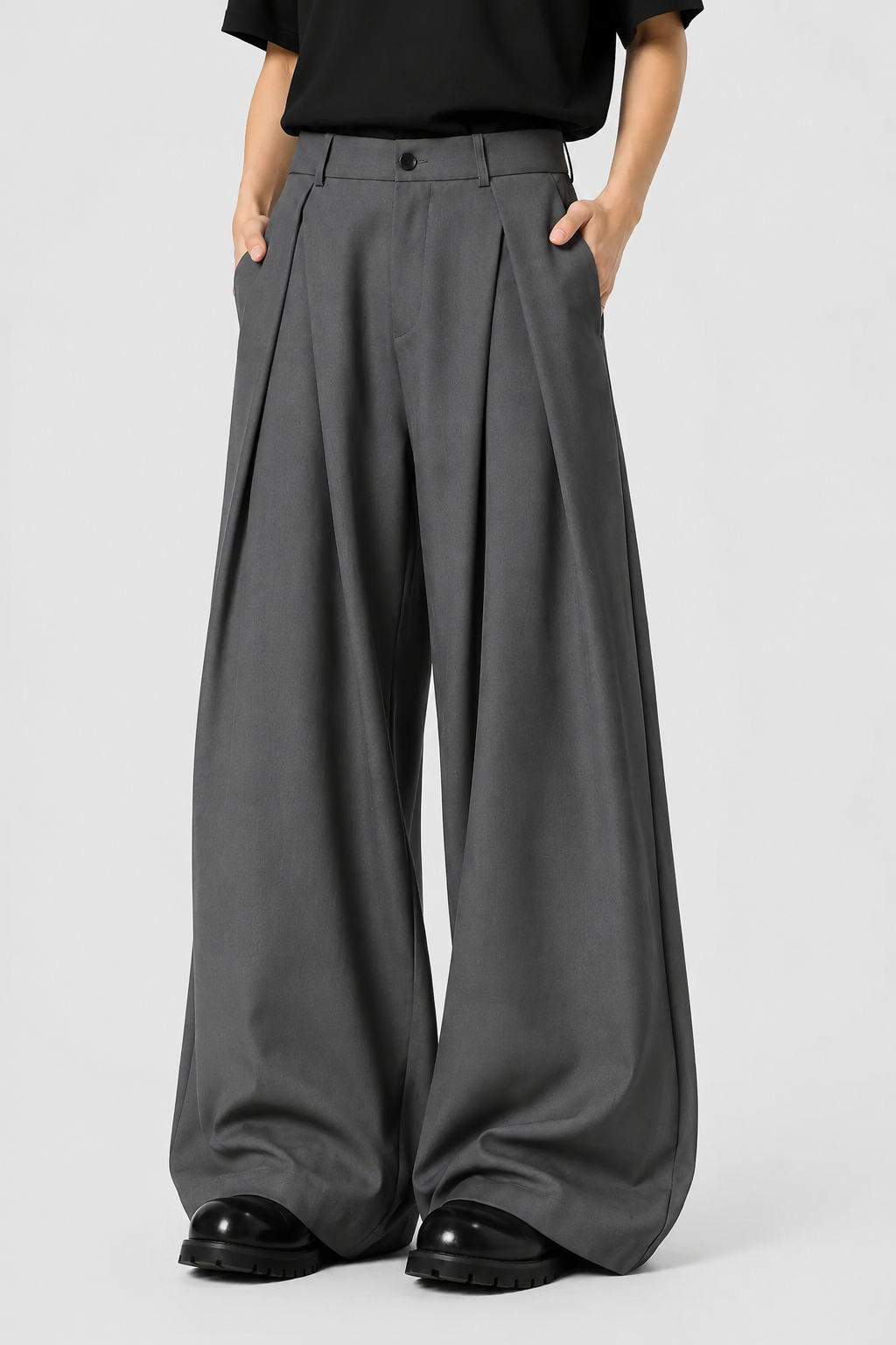 Pleated Barrel-Leg Trousers – High Waist Tailored