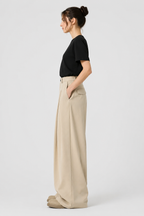 Pleated Barrel-Leg Trousers – High Waist Tailored