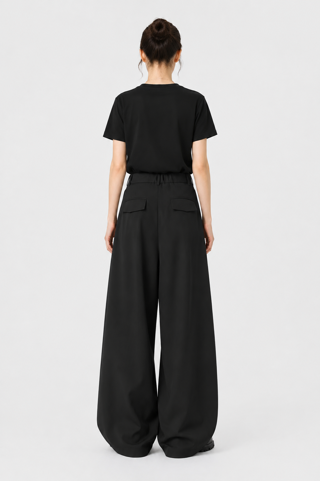 Pleated Barrel-Leg Trousers – High Waist Tailored