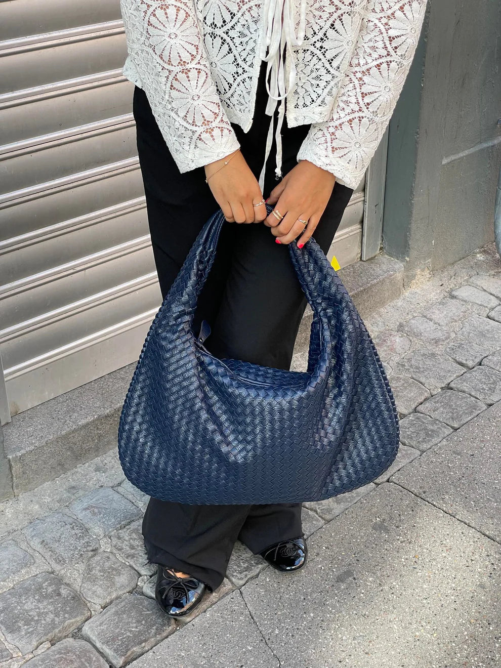 Woven Shoulder Bag with Luxe Braided Design – Textured Handbag