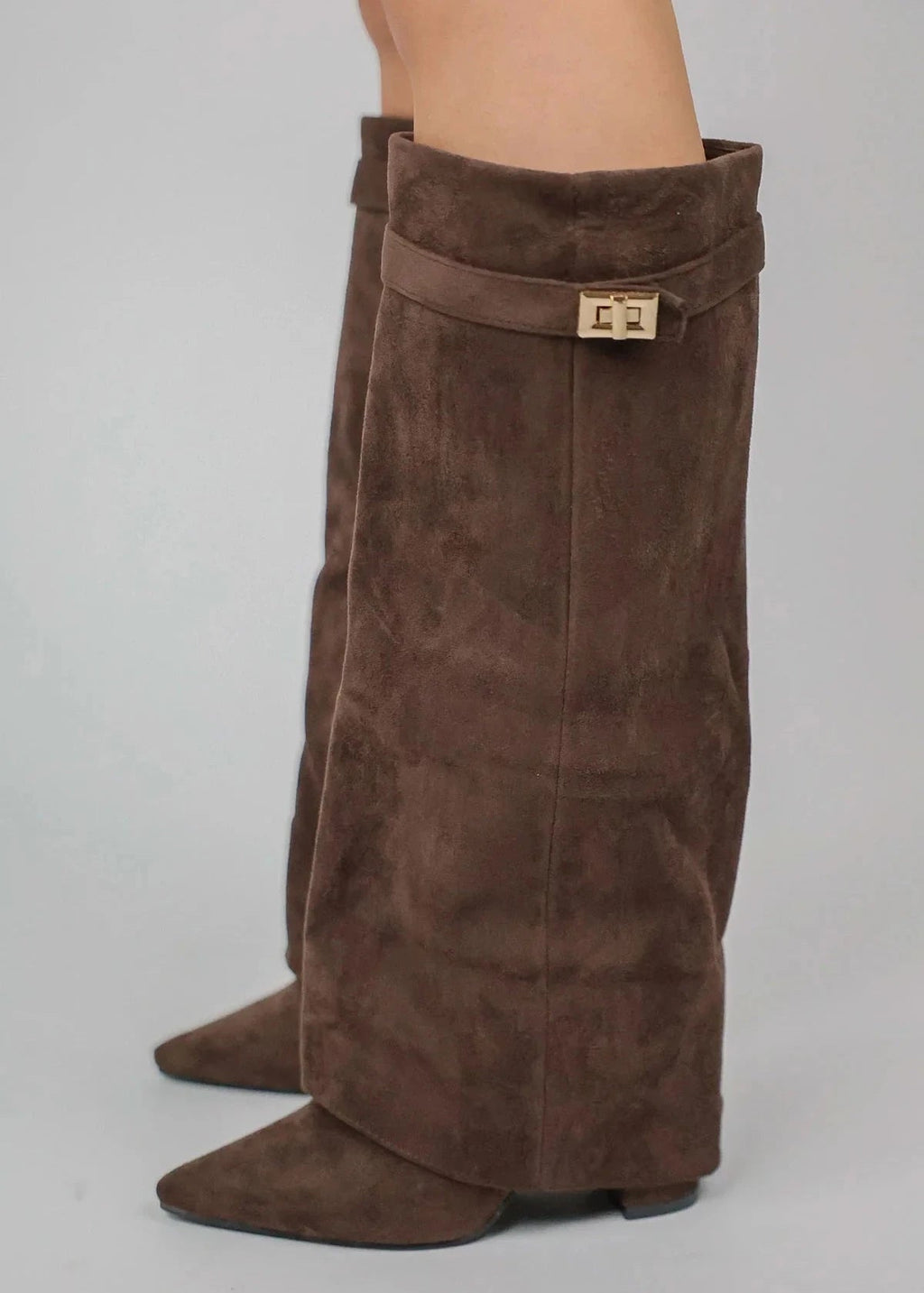 Knee High Boots with Pointed Toe & Straight Shaft – Suede & Leather