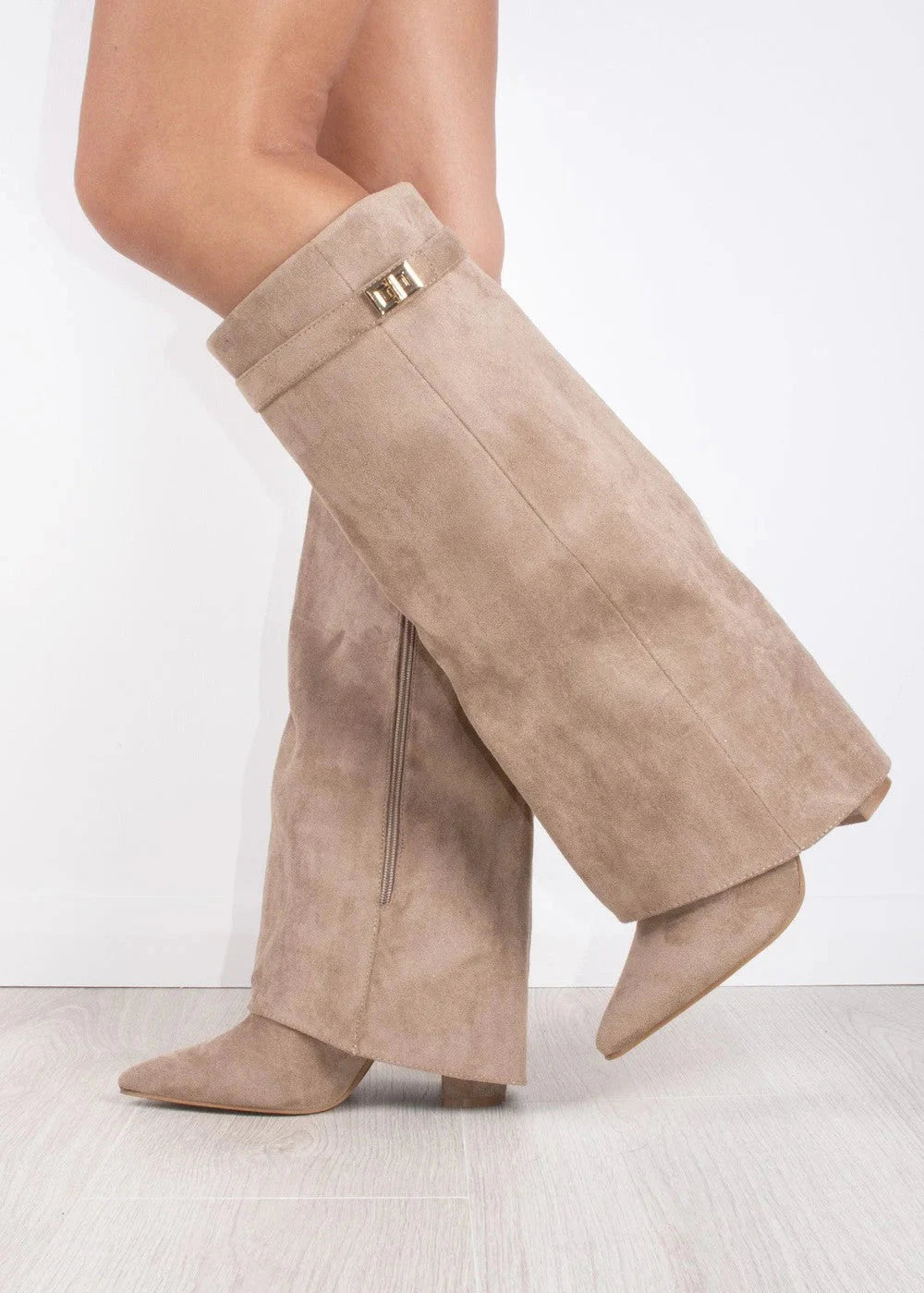 Knee High Boots with Pointed Toe & Straight Shaft – Suede & Leather