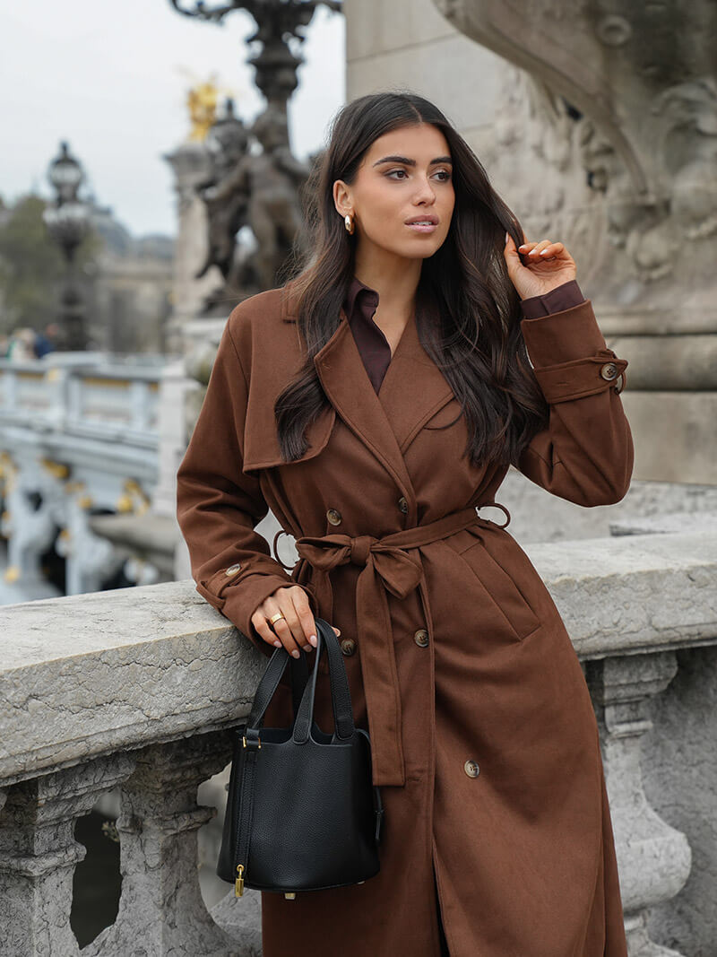 Vegan Leather Bucket Bag with Gold Lock – Structured Handbag