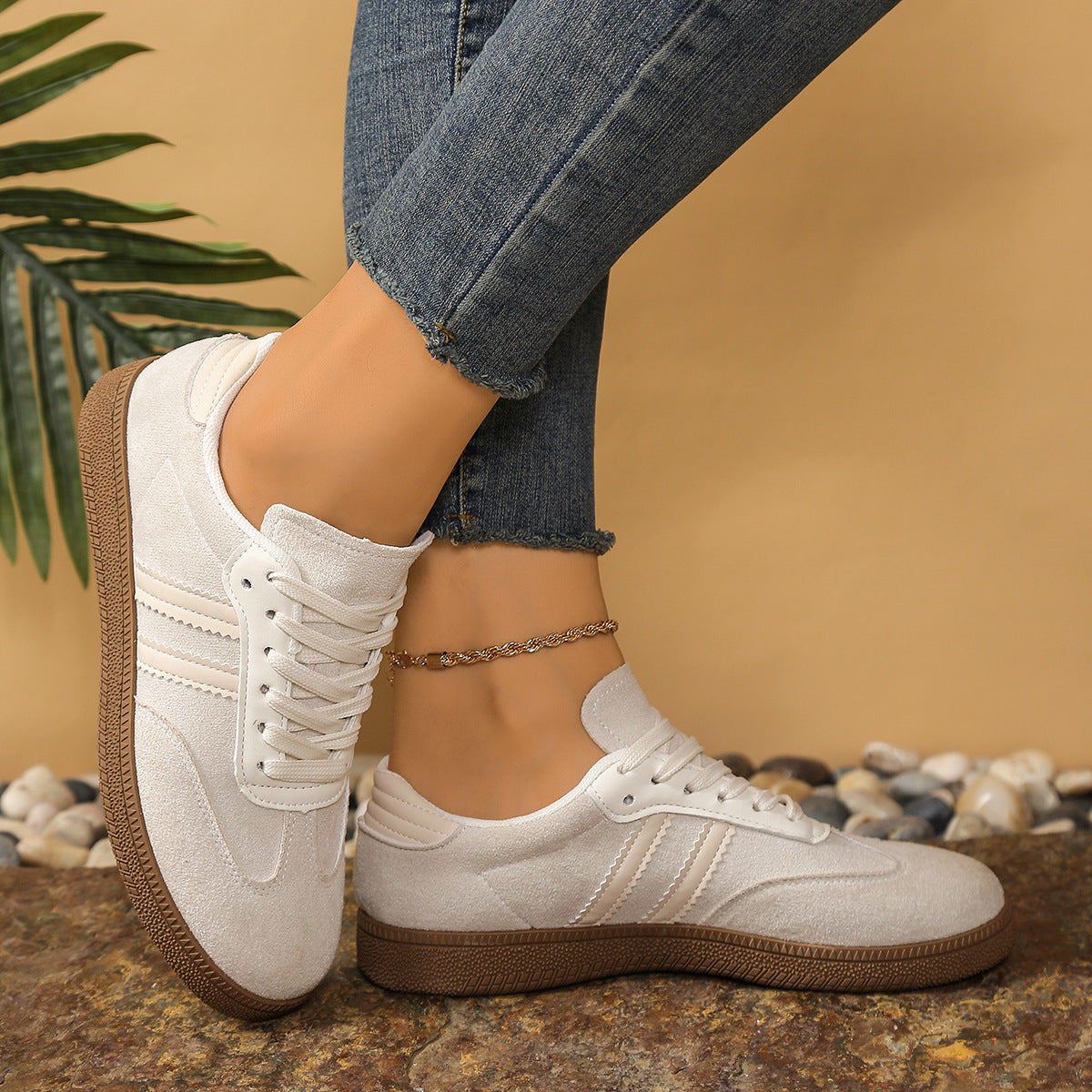 Women's Retro Court Trainers with Brushed Uppers