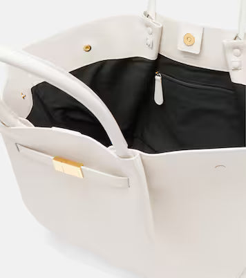 Luxury Tote Bag with Gold Clasp – Timeless Structured Handbag