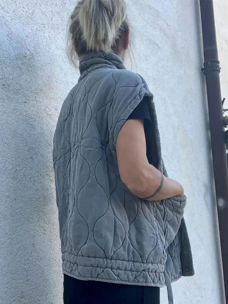 Vintage-Style Quilted Gilet – Oversized High Collar