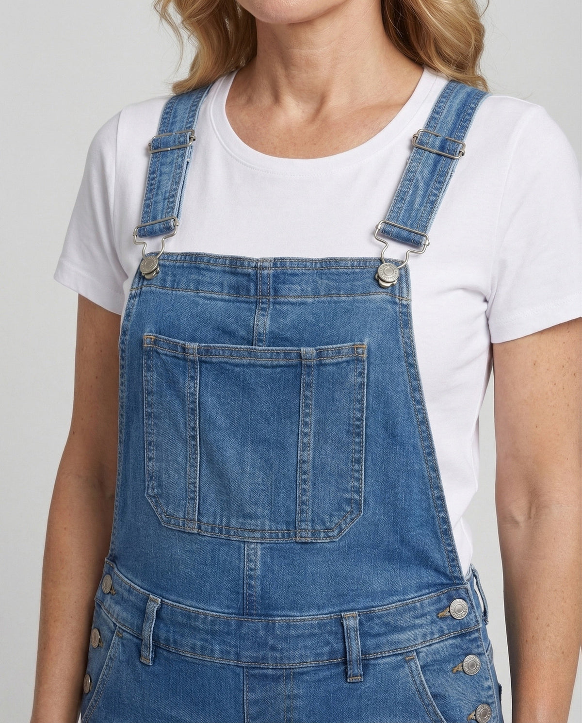Women's Relaxed Denim Dungarees with Adjustable Straps and Bib Pocket