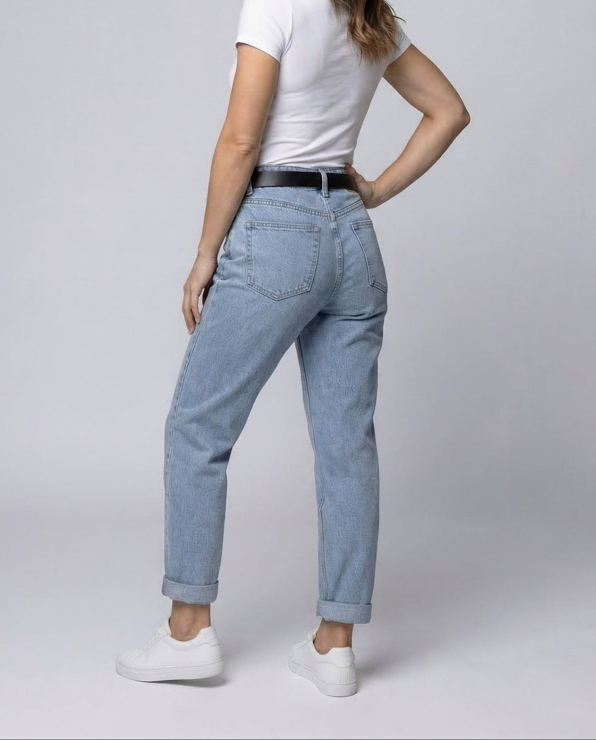 Women's Relaxed Mom Jeans with Turn-Up Hems