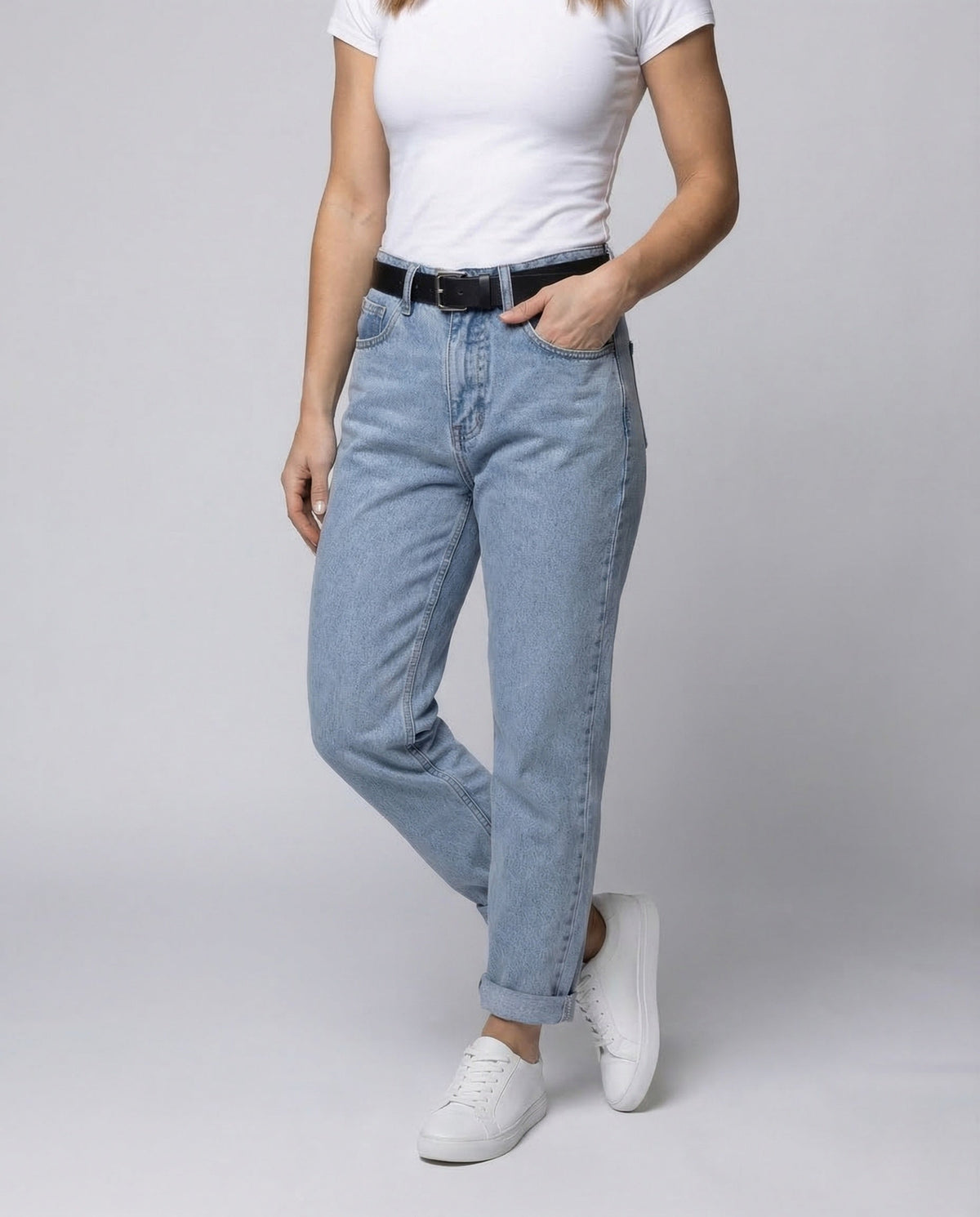 Women's Relaxed Mom Jeans with Turn-Up Hems
