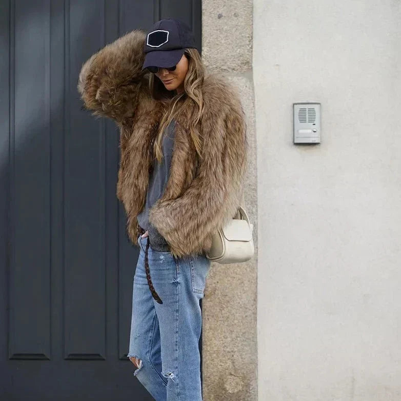 Women's Plush Faux-Fur Winter Jacket – Warm Cropped Statement Layer
