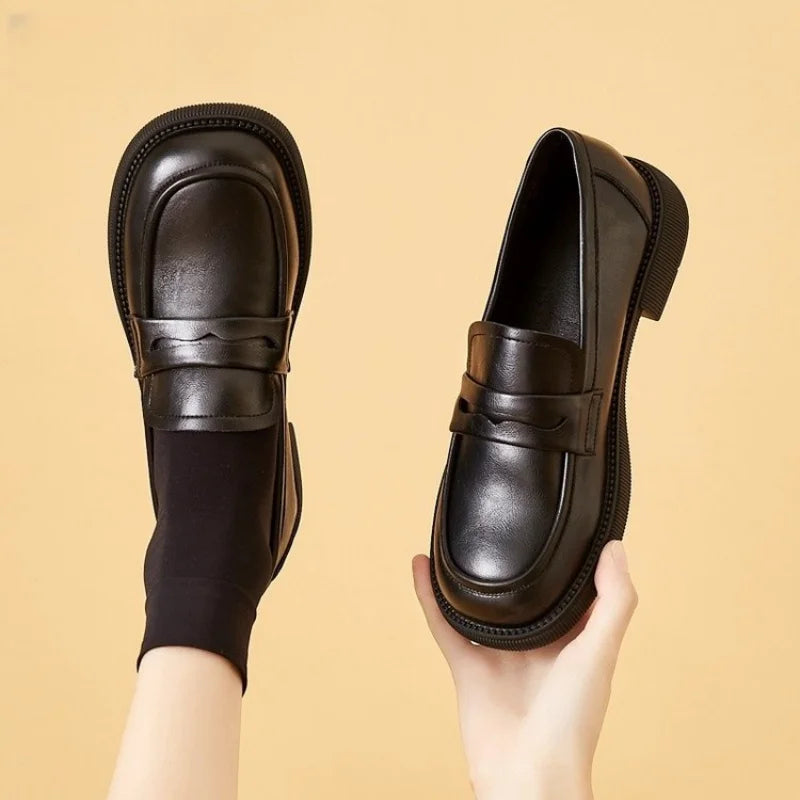 Minimalist Slip-On Loafer – Everyday Flat Shoe | Meave & Ivy