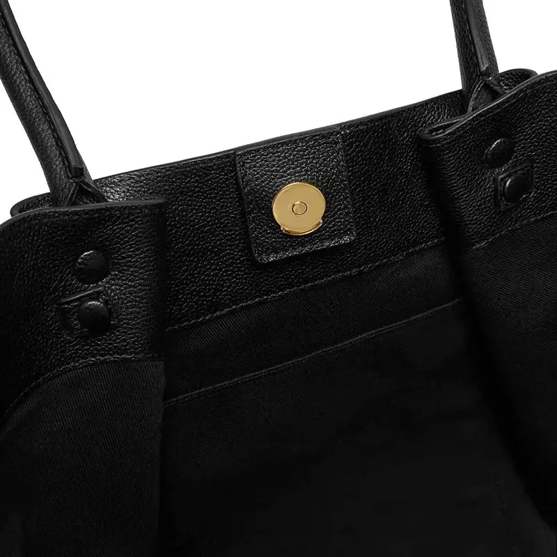 Luxury Tote Bag with Gold Clasp – Timeless Structured Handbag