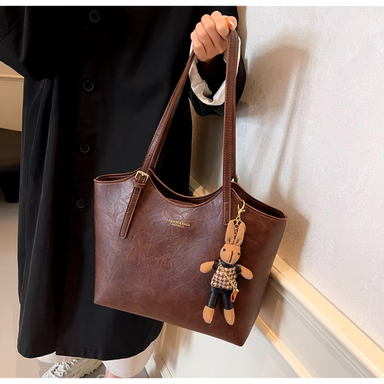 Vintage Style Vegan Leather Tote – Women's Shoulder Bag with Charm