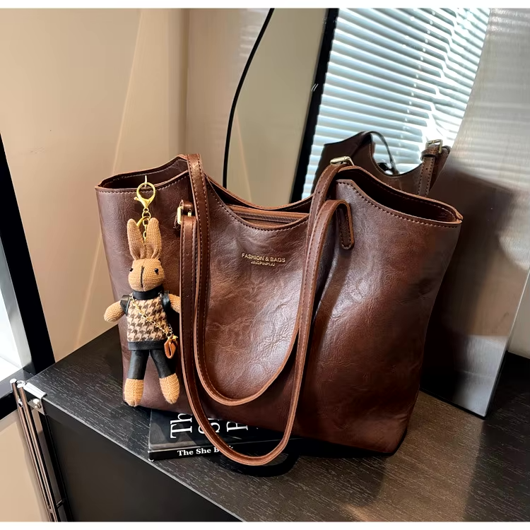 Vintage Style Vegan Leather Tote – Women's Shoulder Bag with Charm