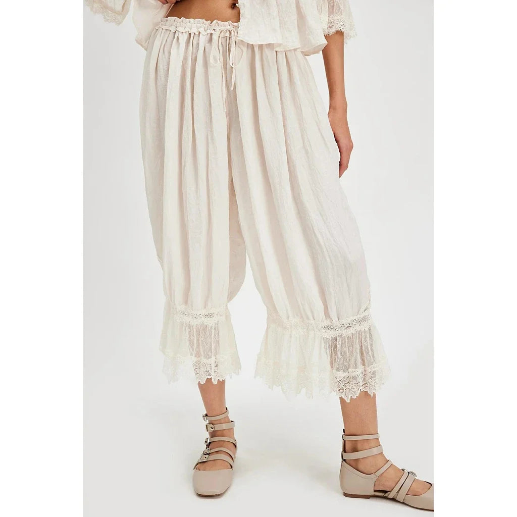 Lace-Patchwork Cropped Bloomers with Drawstring Waist