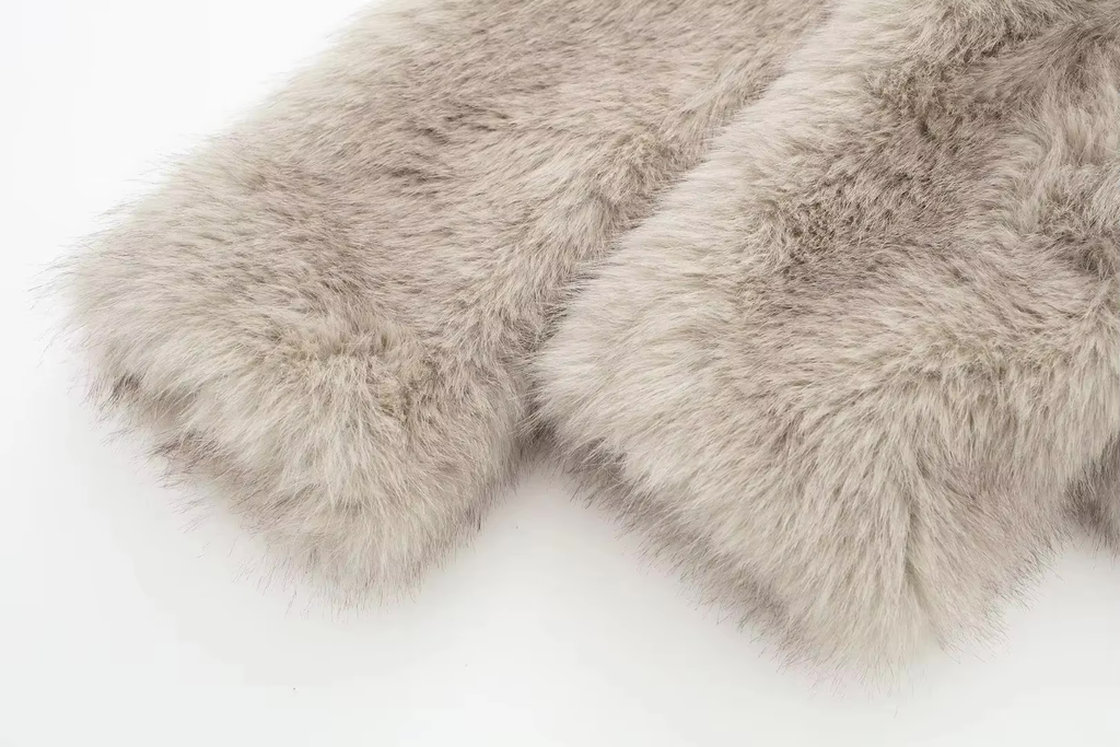 Faux Fur Winter Coat with Wide Collar – Soft Luxury Coat
