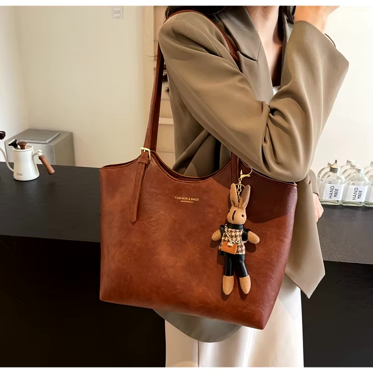 Vintage Style Vegan Leather Tote – Women's Shoulder Bag with Charm