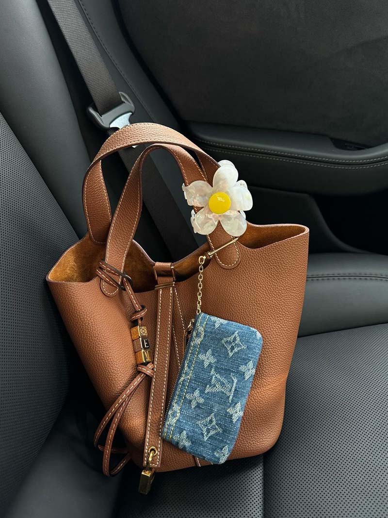Vegan Leather Bucket Bag with Gold Lock – Structured Handbag