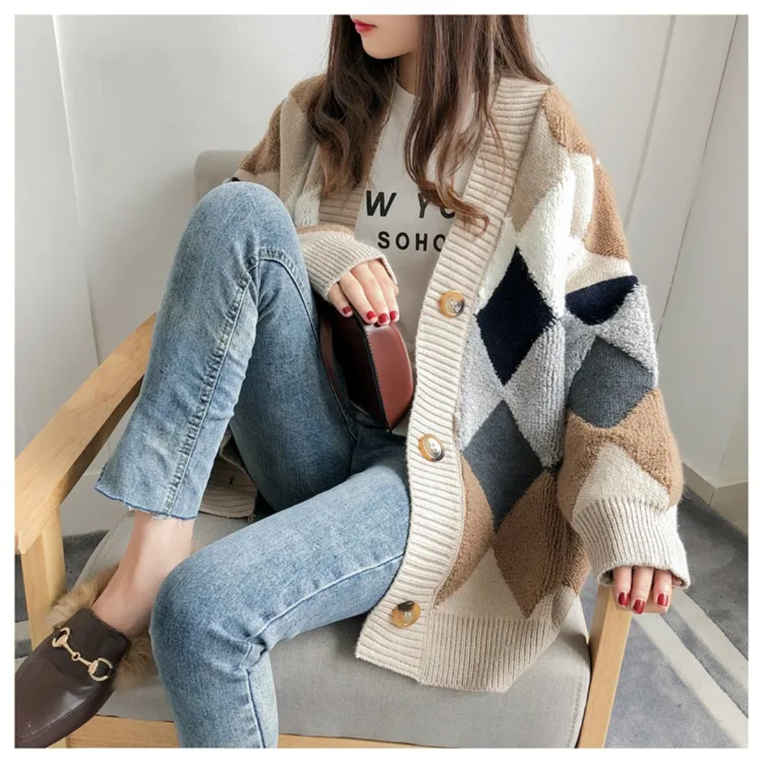 Women's Oversized Chunky Knit Cardigan with Printed Design and V-Neck
