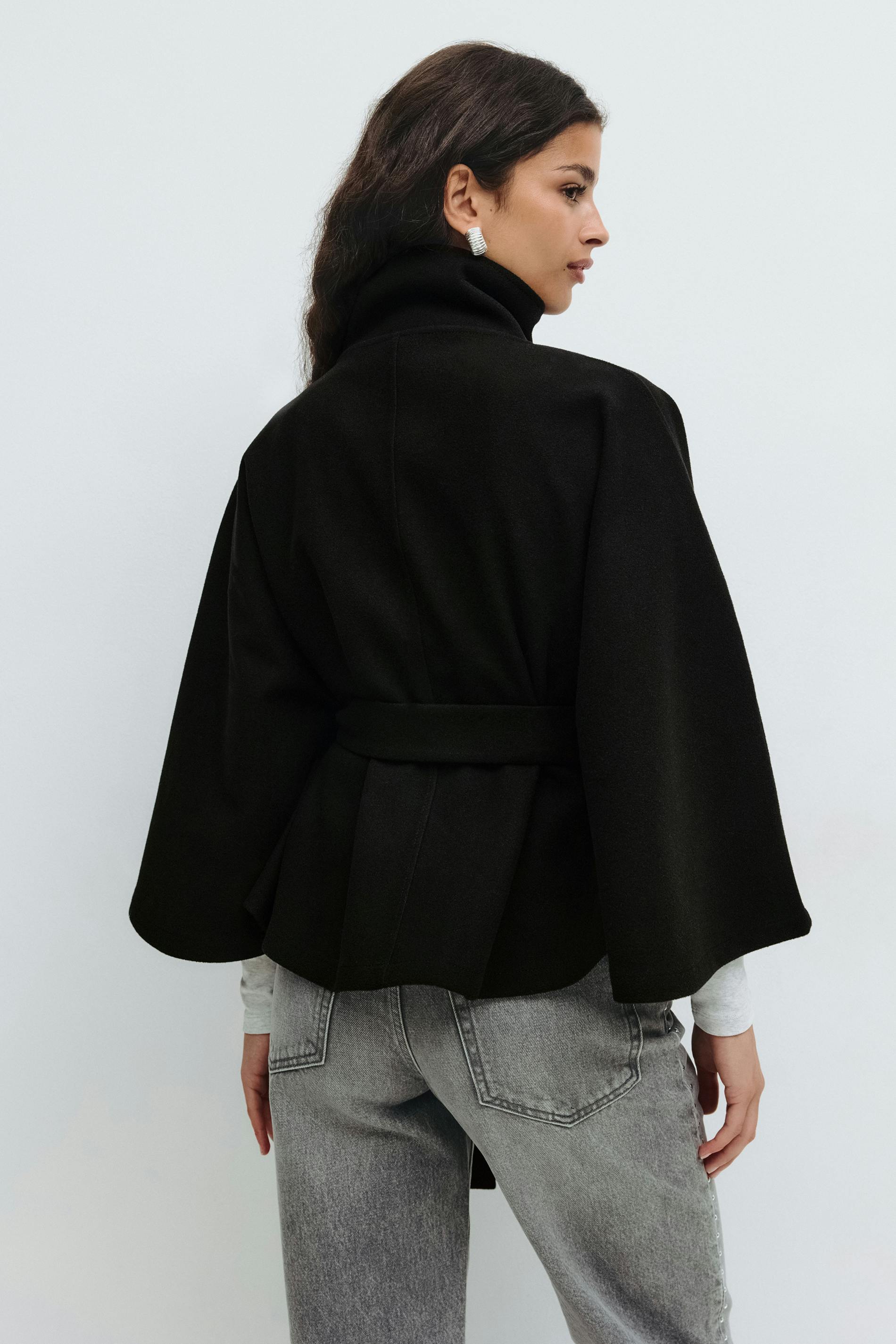 Cape Coat with High Collar & Bow Belt – Elegant Winter Cape