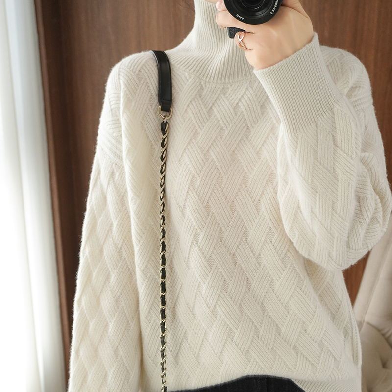 Women's Elegant soft-knit Cable Knit Turtleneck Sweater with Relaxed