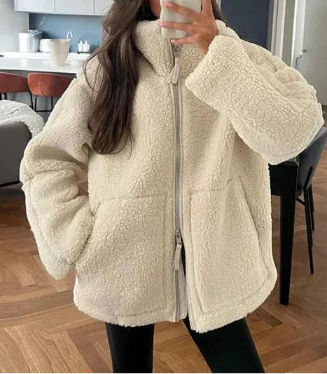 Women's Oversized Teddy Fleece Zip-Up Jacket with High Collar and Patch