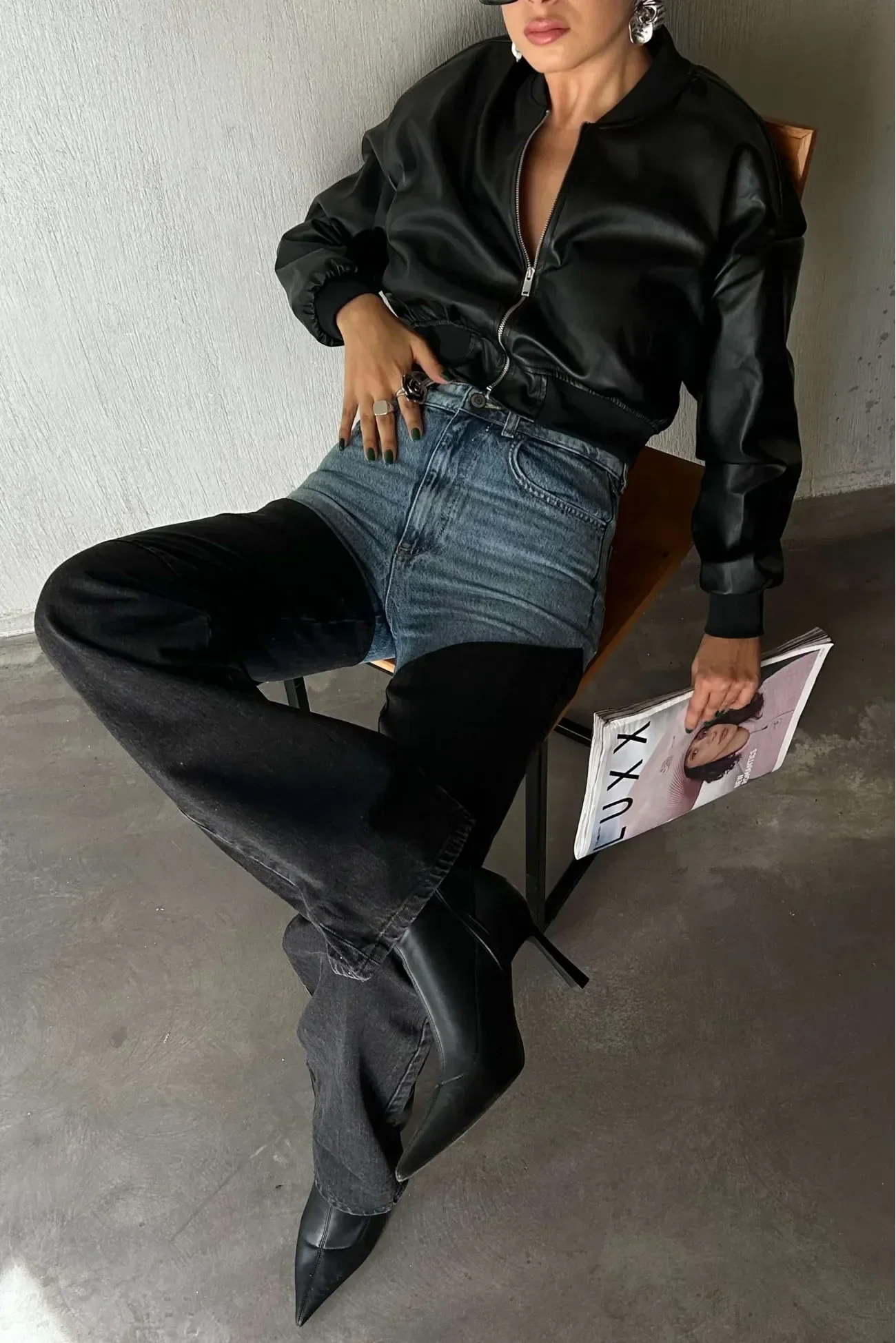Two-Tone Patchwork Jeans - High-Waist Slim Straight Denim