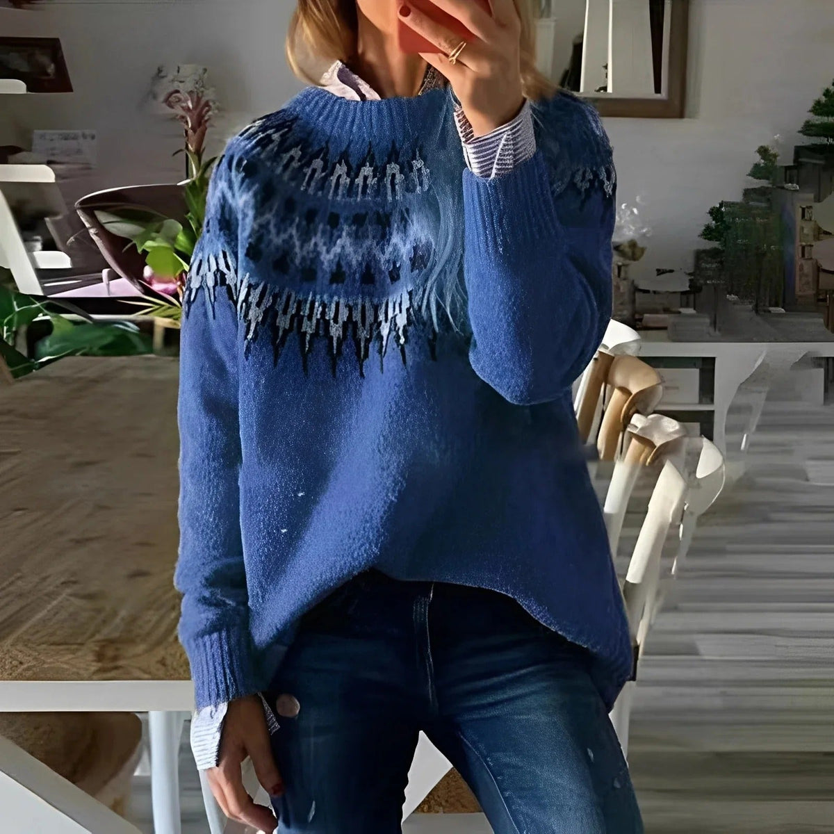 Women's Printed Wool Blend Knitted Sweater with Crew Neck