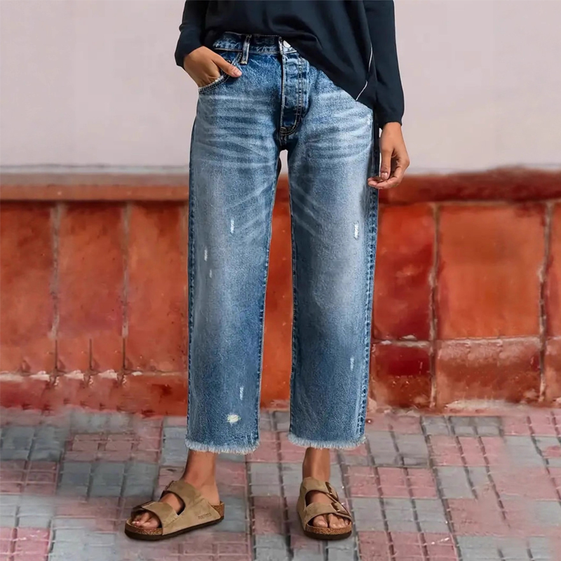 Women's Cropped Straight-Leg Denim Jeans