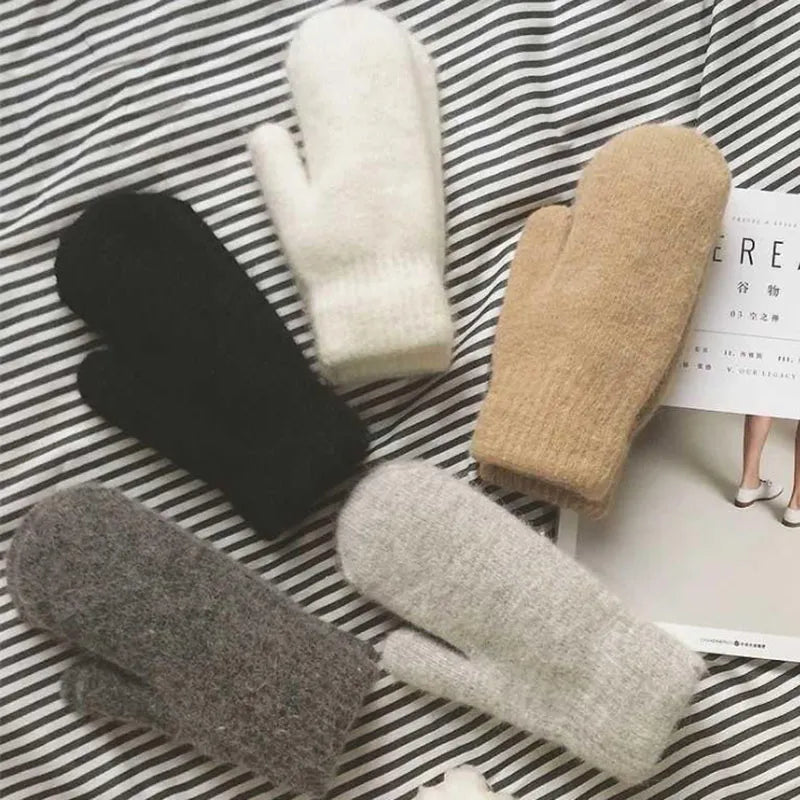 Warm Plush Mittens – Soft Fluffy Winter Mittens in 9 Colours