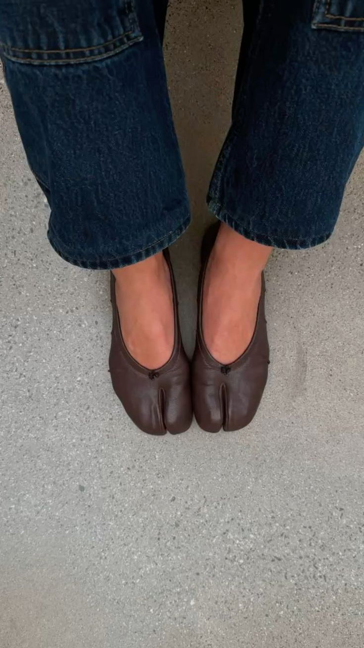 Black Split Toe Ballet Flats – Women's Comfortable Everyday Ballet Flats