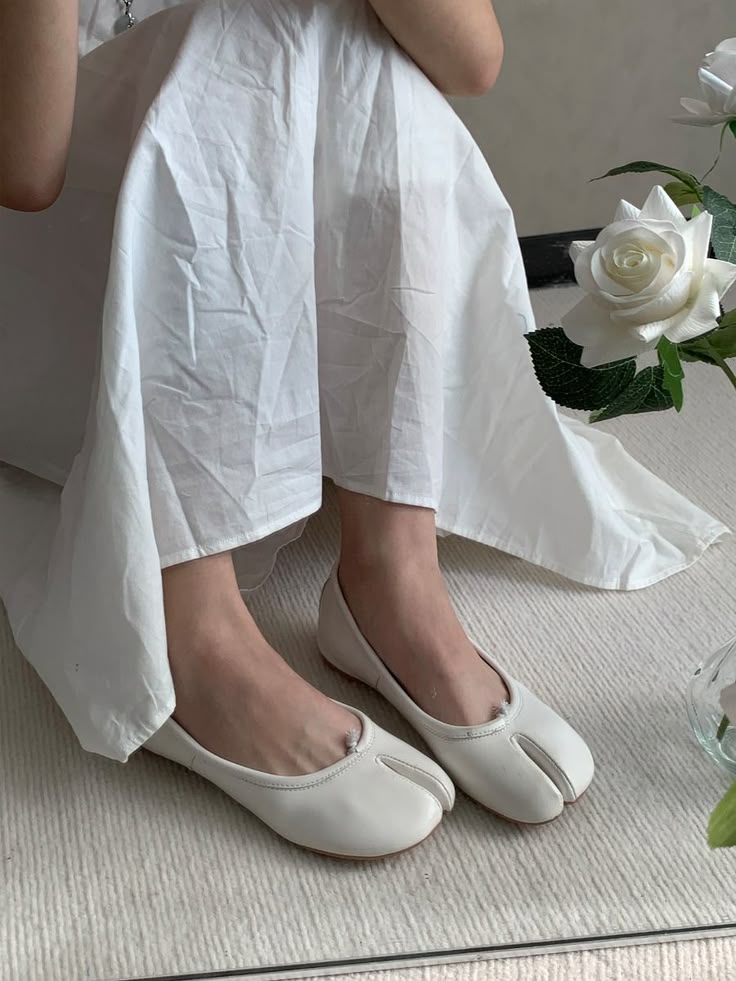 Black Split Toe Ballet Flats – Women's Comfortable Everyday Ballet Flats