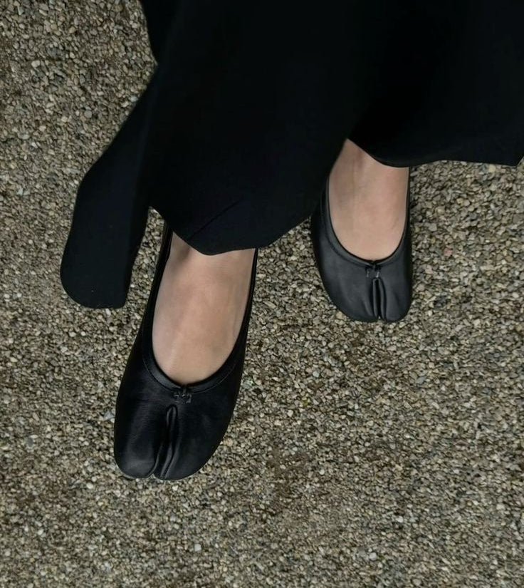 Black Split Toe Ballet Flats – Women's Comfortable Everyday Ballet Flats