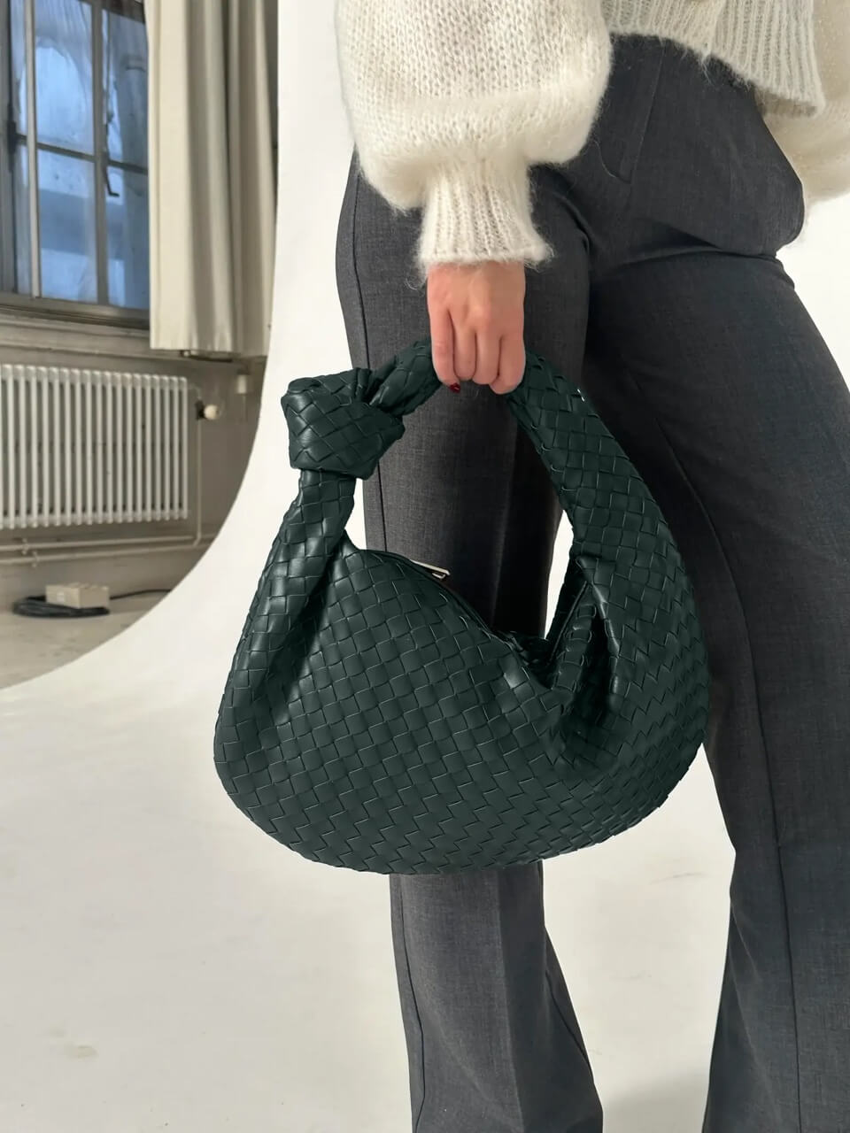 Handwoven Medium Handbag – Minimalist Woven Bag